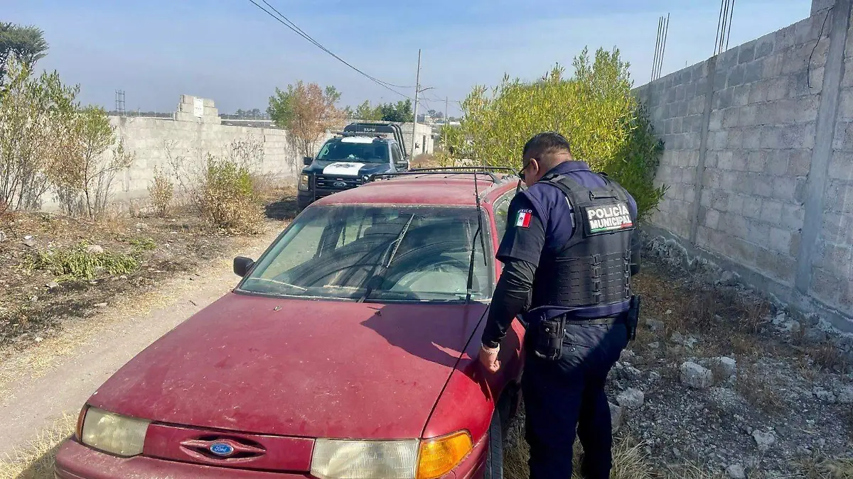 SJR POLI ESTABA ABANODNADO EN LA CALLE